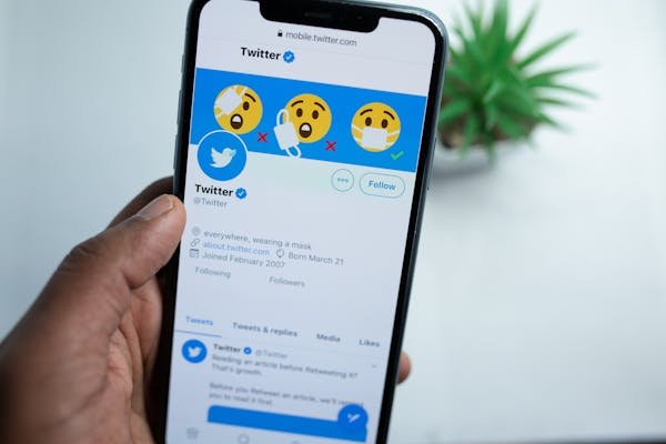 Acheter des commentaires twitter : dynamisez vos tweets efficacement